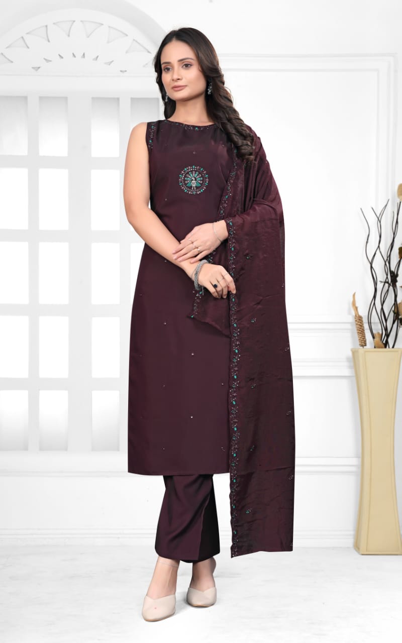 Aura of Tradition Roman Silk Designer Suit Set